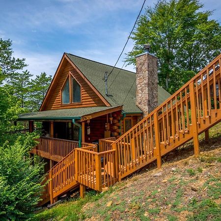 Inviting Sevierville Cabin With Deck And Hot Tub! エクステリア 写真