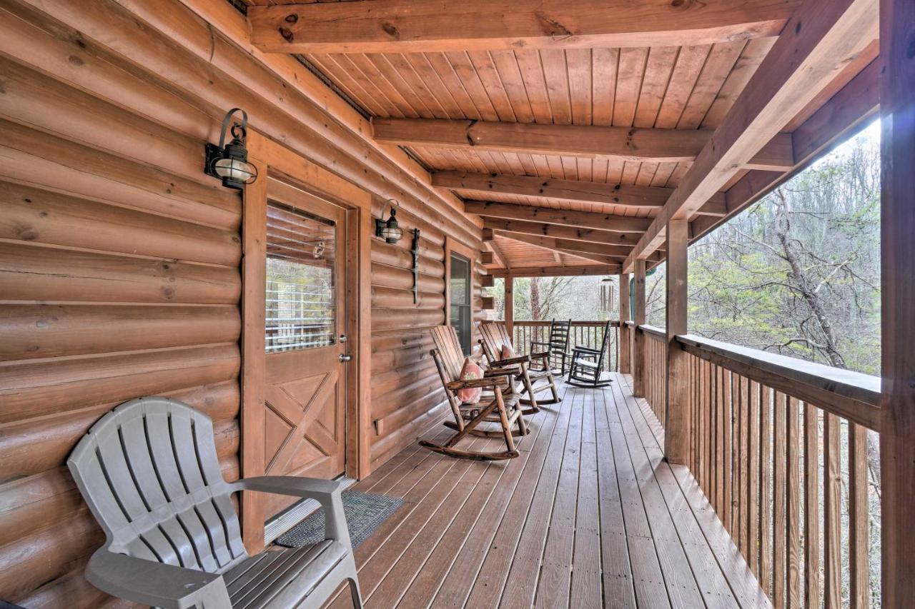 Inviting Sevierville Cabin With Deck And Hot Tub! エクステリア 写真