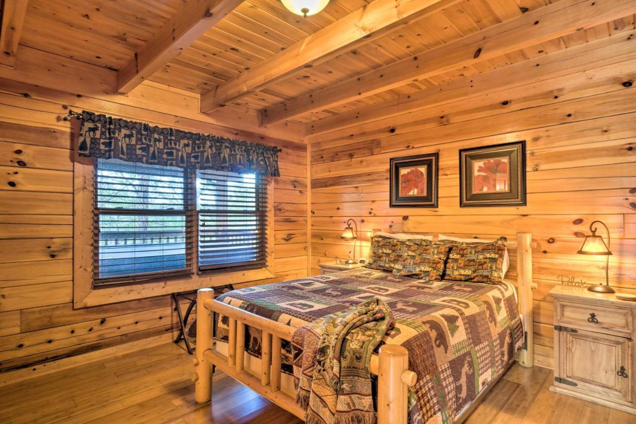 Inviting Sevierville Cabin With Deck And Hot Tub! エクステリア 写真