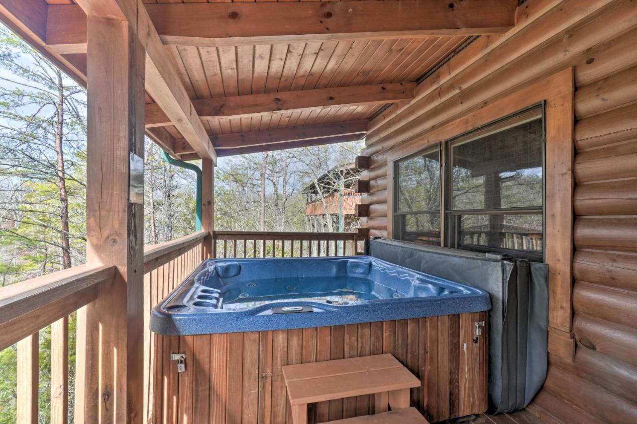 Inviting Sevierville Cabin With Deck And Hot Tub! エクステリア 写真