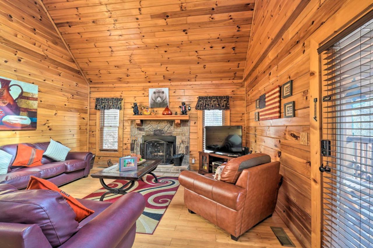 Inviting Sevierville Cabin With Deck And Hot Tub! エクステリア 写真