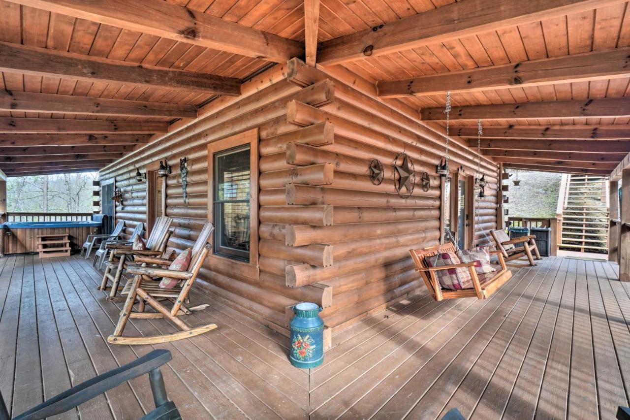 Inviting Sevierville Cabin With Deck And Hot Tub! エクステリア 写真