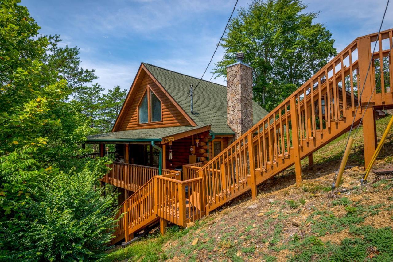Inviting Sevierville Cabin With Deck And Hot Tub! エクステリア 写真